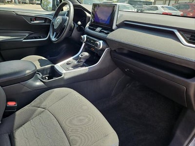 2023 Toyota RAV4 SE