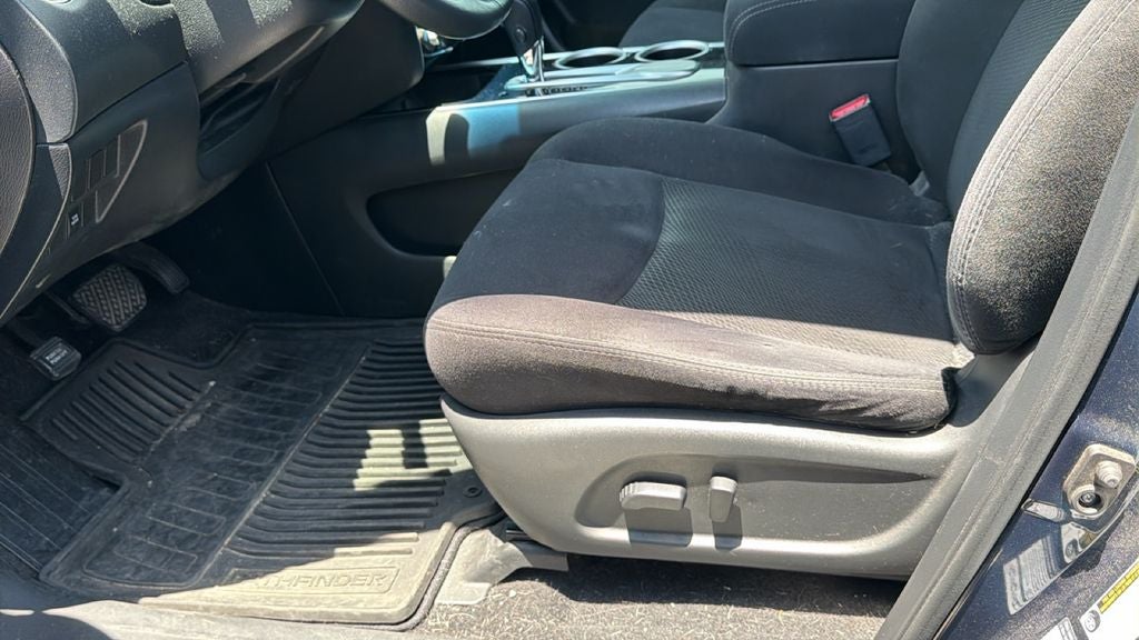 2015 Nissan Pathfinder SV