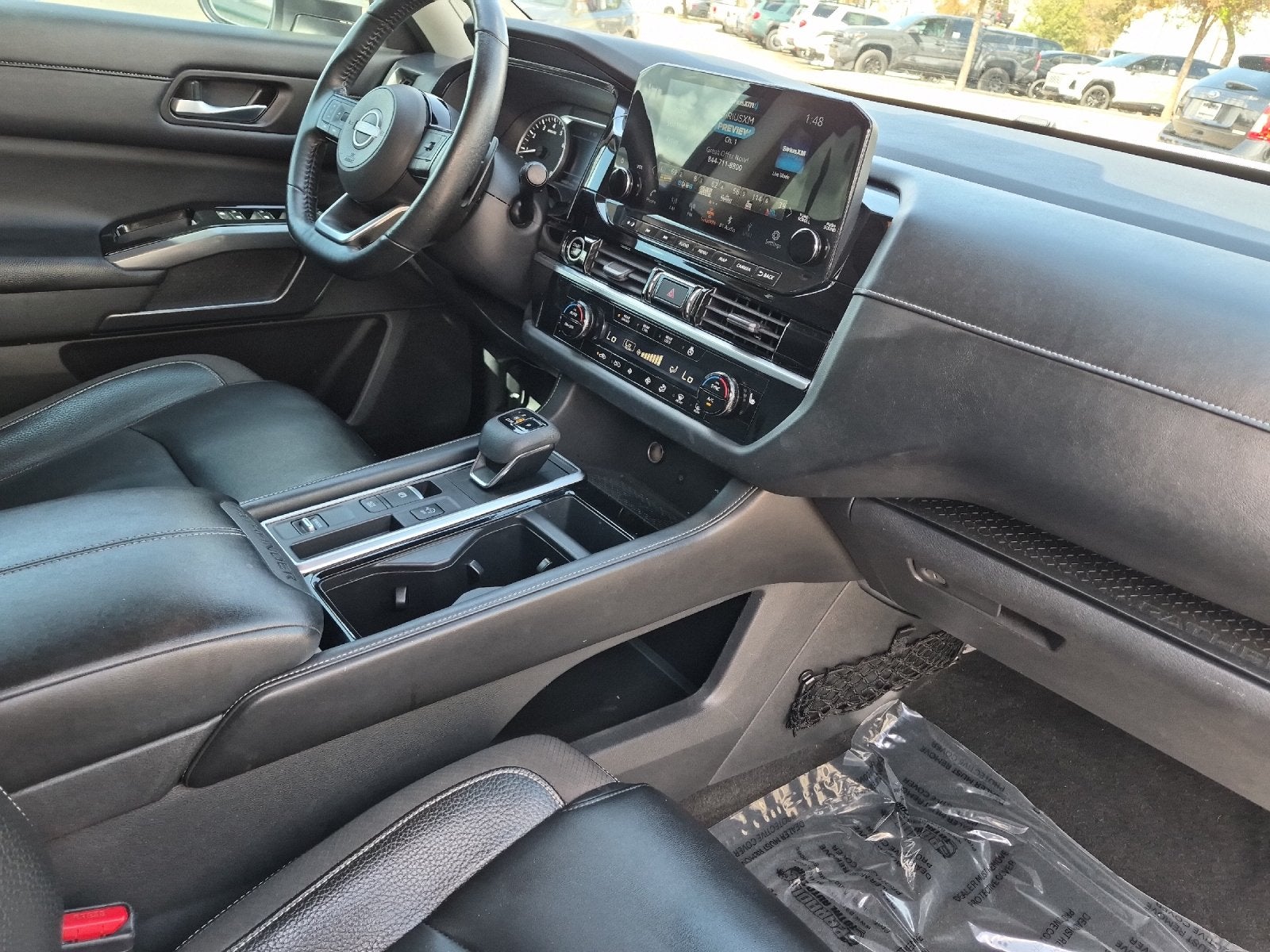 2022 Nissan Pathfinder SL