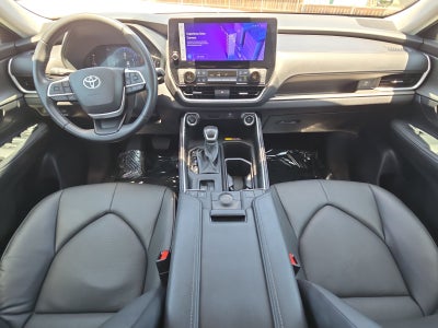 2025 Toyota Highlander XLE