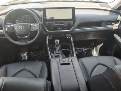 2025 Toyota Highlander XLE