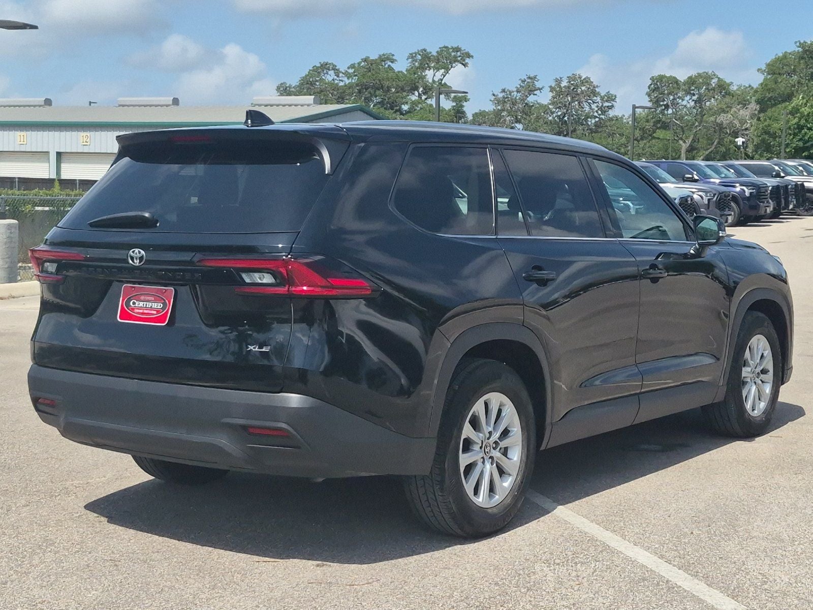 2025 Toyota Highlander XLE