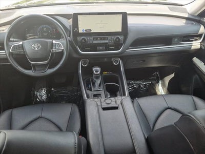 2025 Toyota Highlander XLE