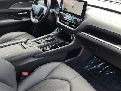 2025 Toyota Highlander XLE