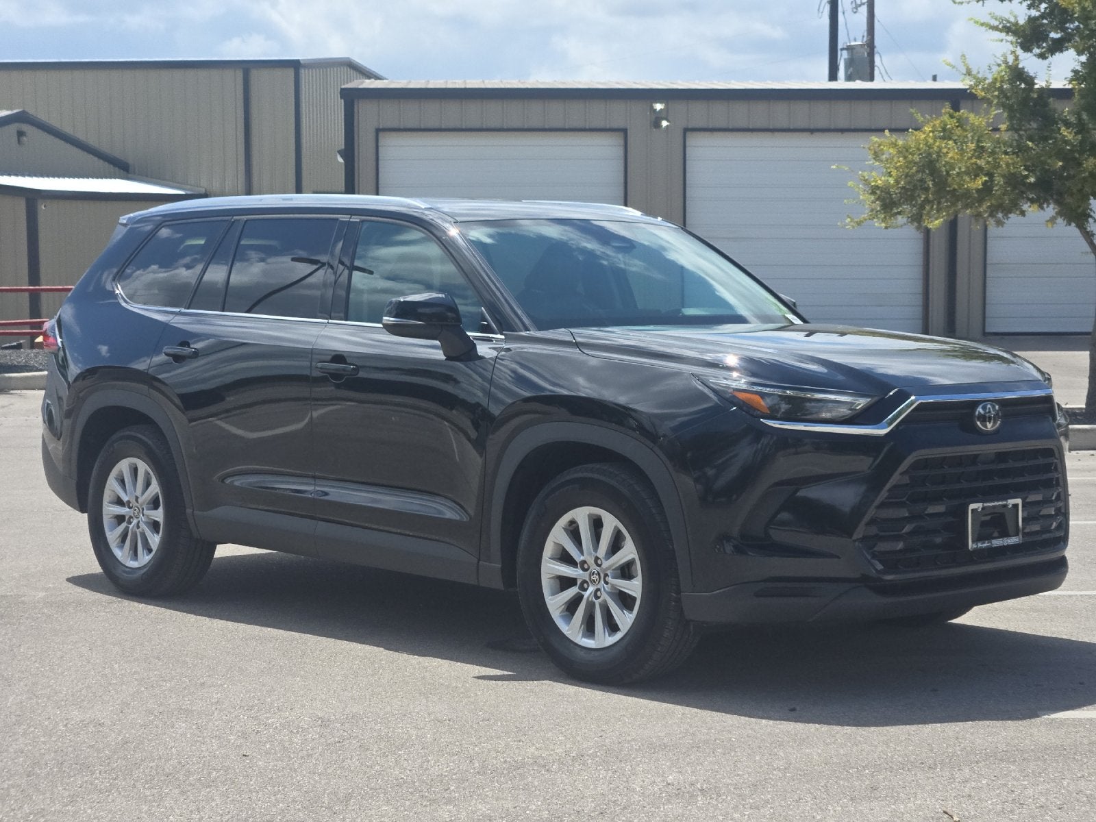 2025 Toyota Highlander XLE