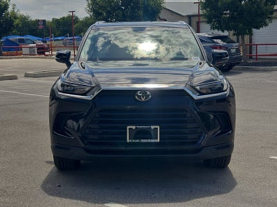 2025 Toyota Highlander XLE