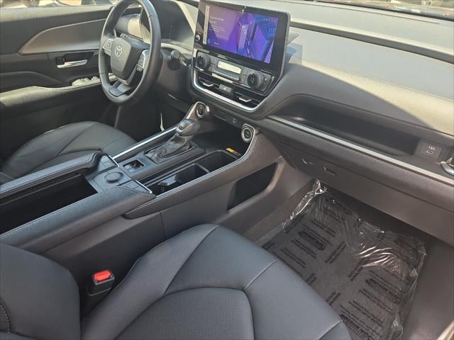 2025 Toyota Highlander XLE