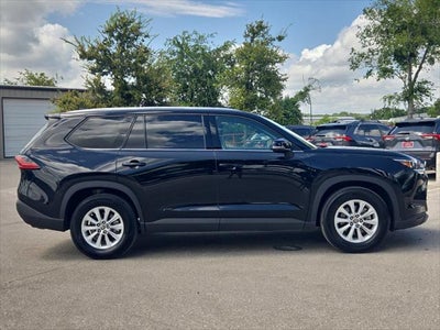 2025 Toyota Highlander XLE
