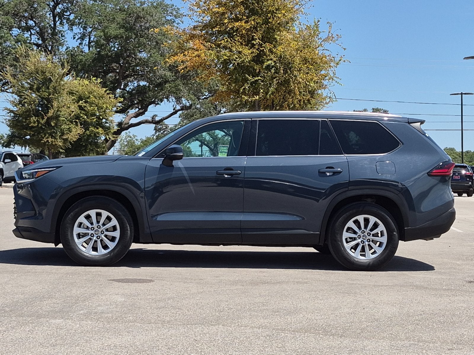 2025 Toyota Highlander XLE