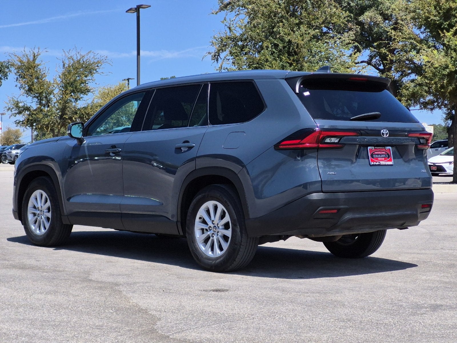 2025 Toyota Highlander XLE