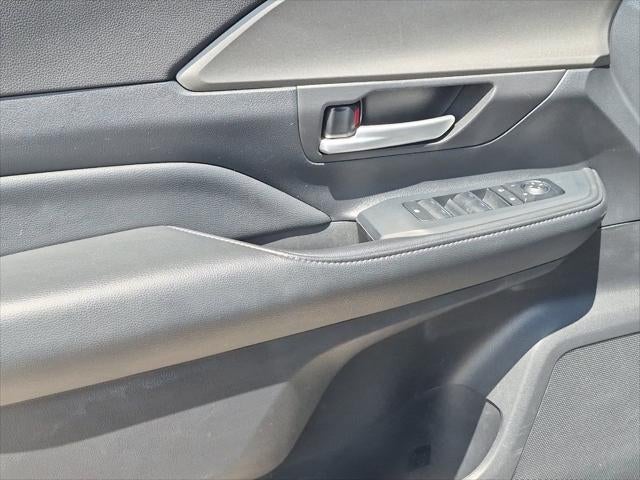 2025 Toyota Highlander XLE