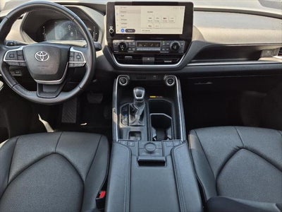 2025 Toyota Highlander XLE