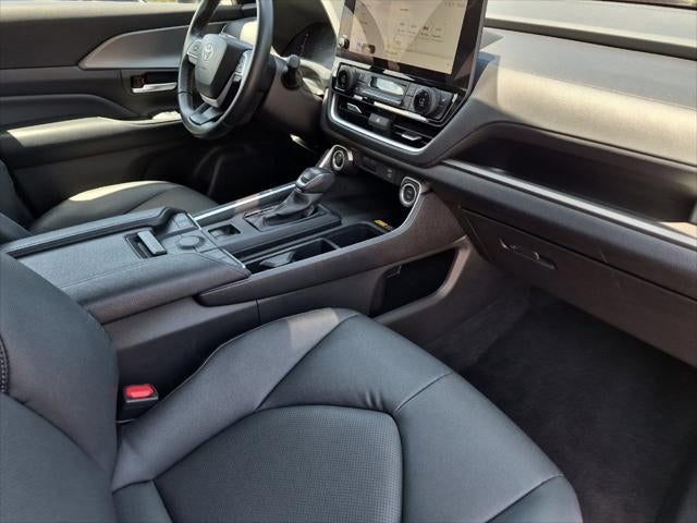 2025 Toyota Highlander XLE