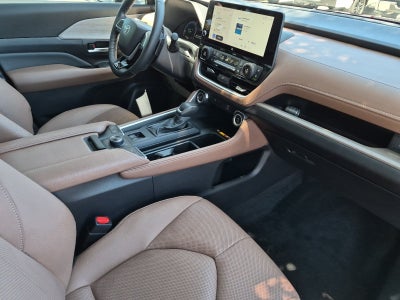 2026 Toyota Highlander Platinum