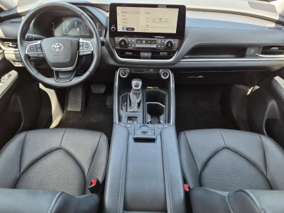 2025 Toyota Highlander XLE