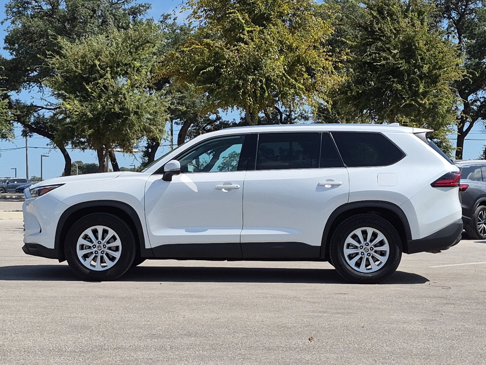 2025 Toyota Highlander XLE