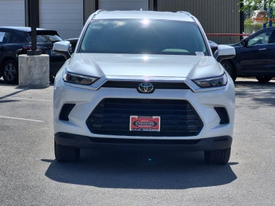 2025 Toyota Highlander XLE