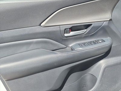 2025 Toyota Highlander XLE