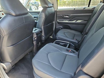 2025 Toyota Highlander XLE