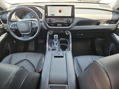 2025 Toyota Highlander XLE