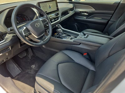2025 Toyota Highlander XLE