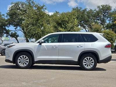 2025 Toyota Highlander XLE