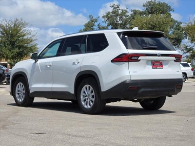 2025 Toyota Highlander XLE