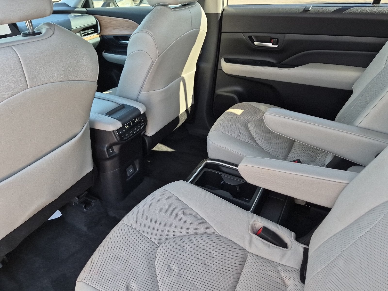 2024 Toyota Highlander Platinum