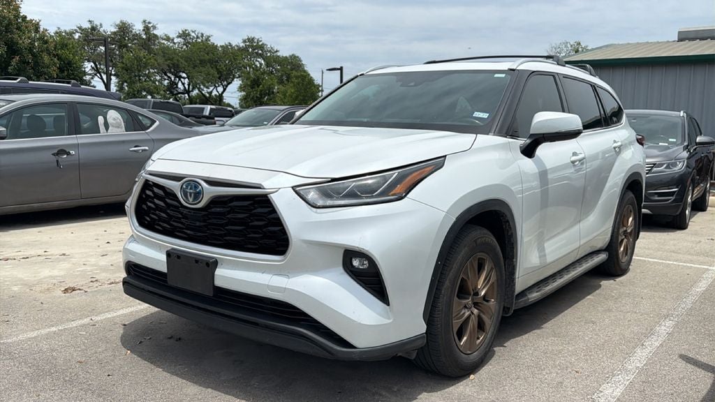 2022 Toyota Highlander Hybrid Bronze Edition