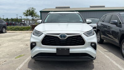 2022 Toyota Highlander Hybrid Bronze Edition