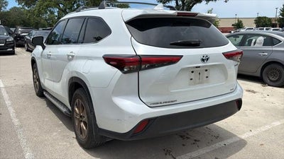 2022 Toyota Highlander Hybrid Bronze Edition
