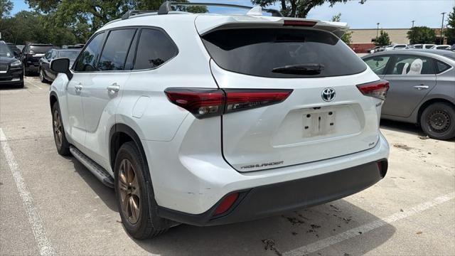 2022 Toyota Highlander Hybrid Bronze Edition