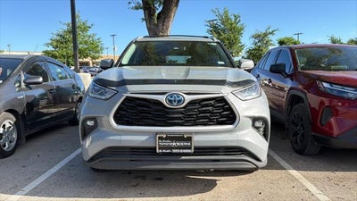 2022 Toyota Highlander Hybrid Bronze Edition