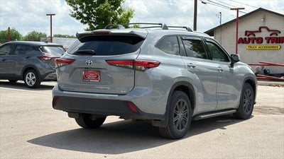 2022 Toyota Highlander Hybrid Bronze Edition