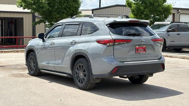 2022 Toyota Highlander Hybrid Bronze Edition
