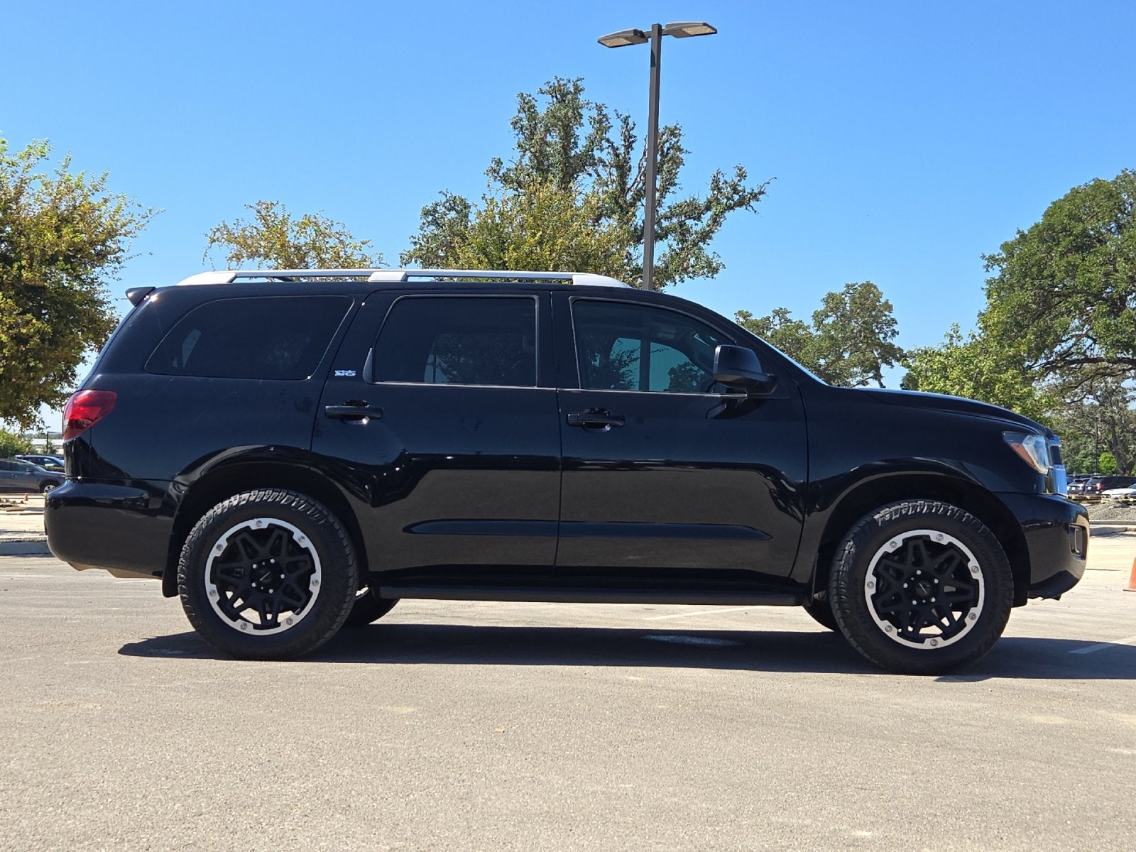 2019 Toyota Sequoia SR5 5.7L