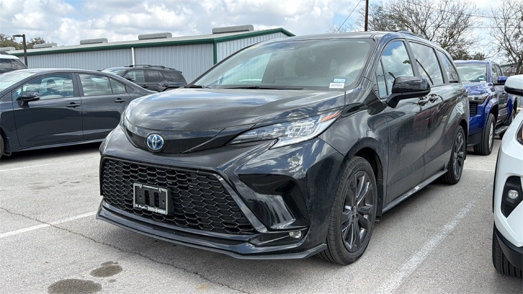2025 Toyota Sienna XSE 7 Passenger