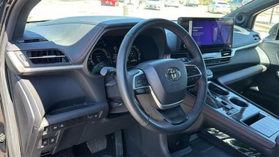 2025 Toyota Sienna XSE 7 Passenger