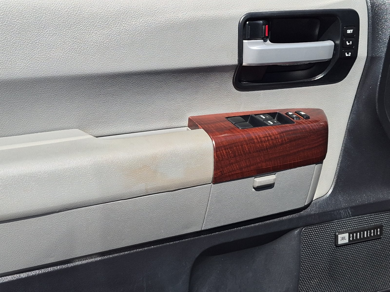 2014 Toyota Sequoia Platinum