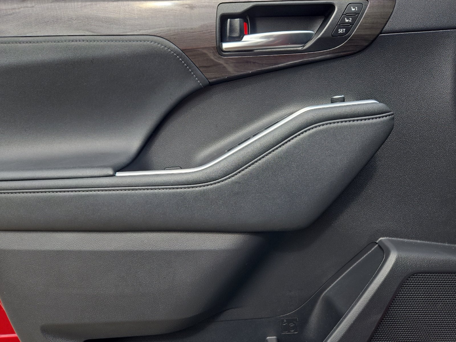 2022 Toyota Highlander Hybrid Platinum