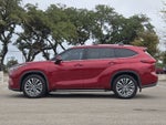 2022 Toyota Highlander Hybrid Platinum