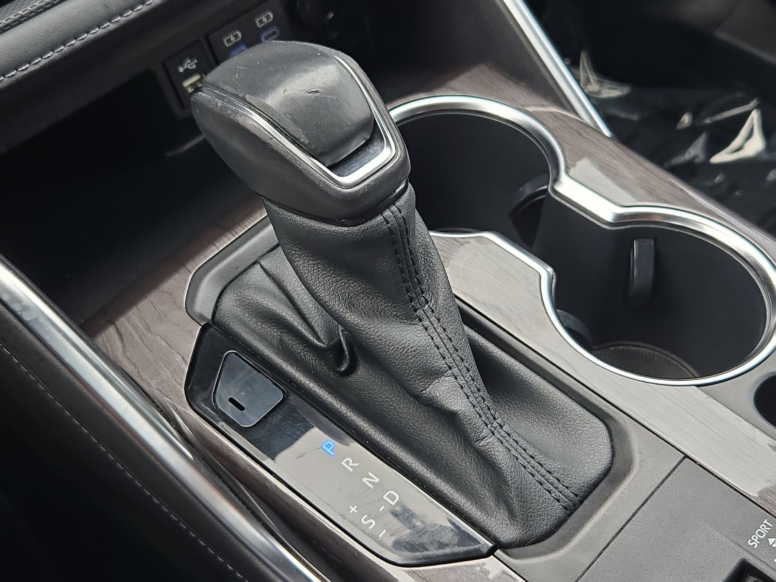 2022 Toyota Highlander Hybrid Platinum