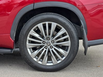 2022 Toyota Highlander Hybrid Platinum