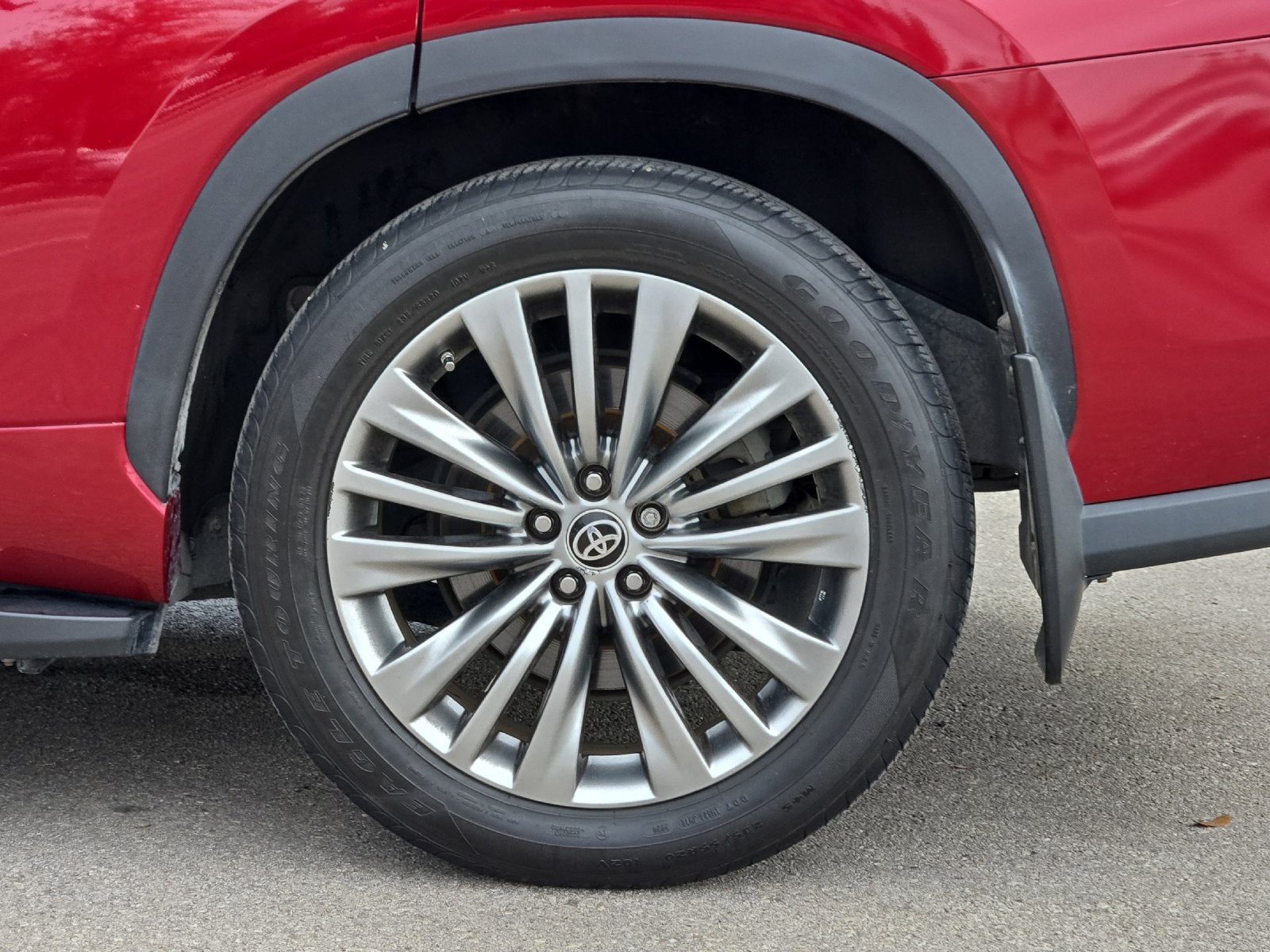 2022 Toyota Highlander Hybrid Platinum