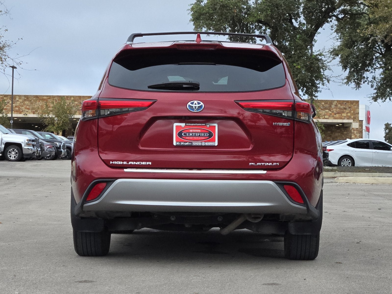 2022 Toyota Highlander Hybrid Platinum