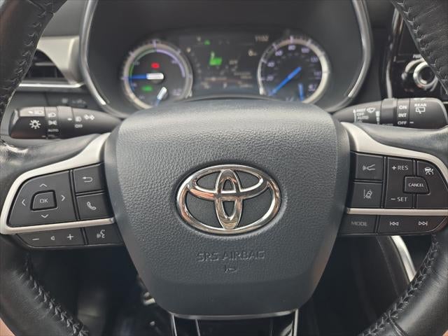 2022 Toyota Highlander Hybrid Platinum