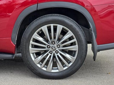 2022 Toyota Highlander Hybrid Platinum