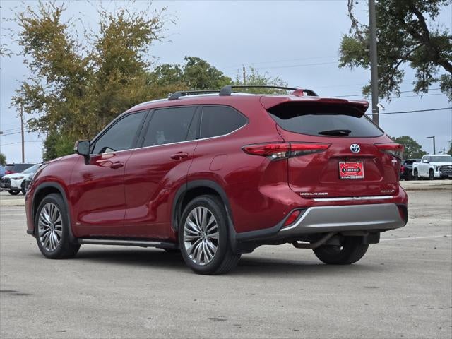 2022 Toyota Highlander Hybrid Platinum