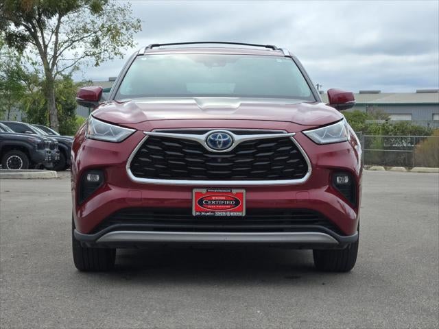 2022 Toyota Highlander Hybrid Platinum