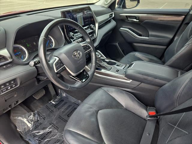 2022 Toyota Highlander Hybrid Platinum